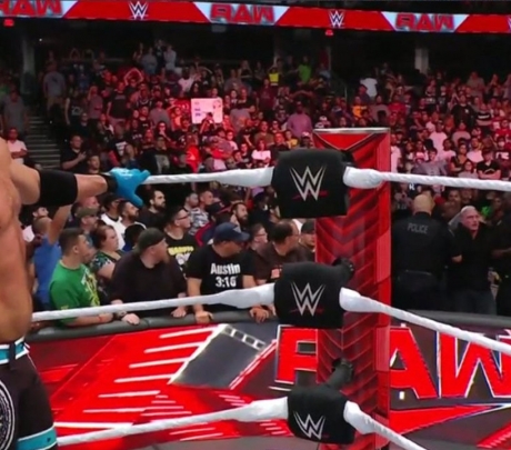 WWE RAW : Un catcheur licencié se fait sortir par la sécurité
